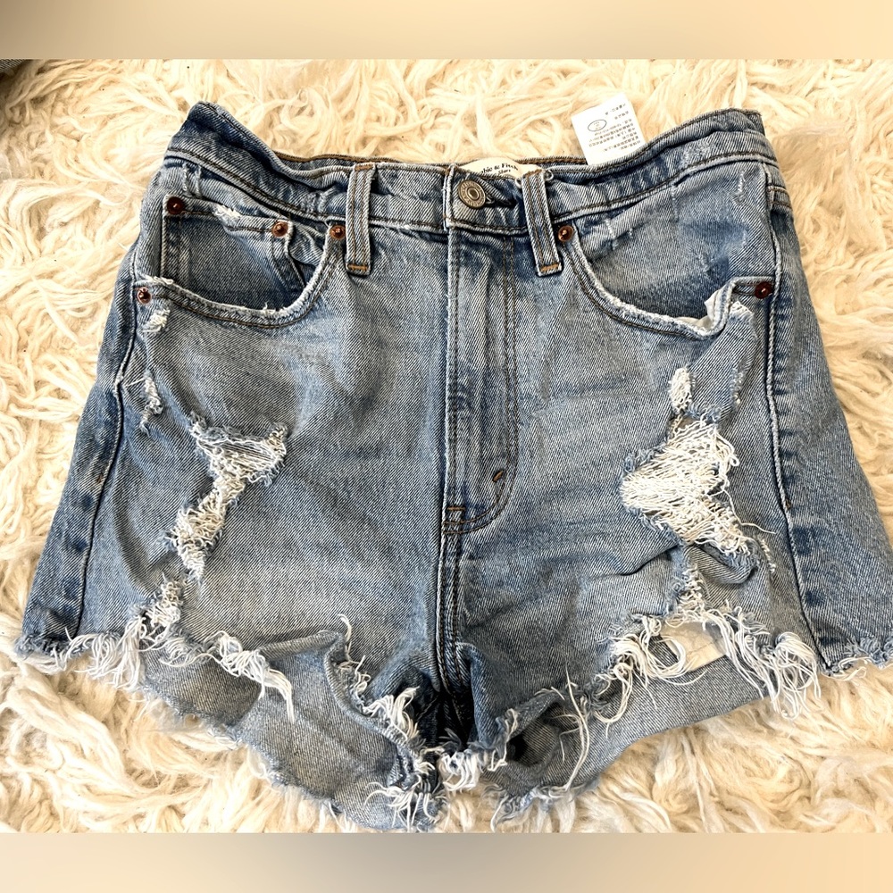 abercrombie high rise mom short